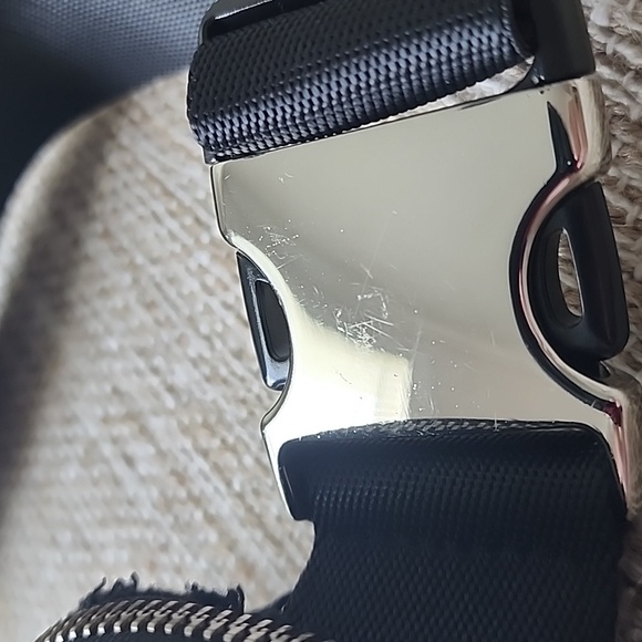 Lululemon Everywhere Belt Bag Black Fleece - Picture 2 of 9